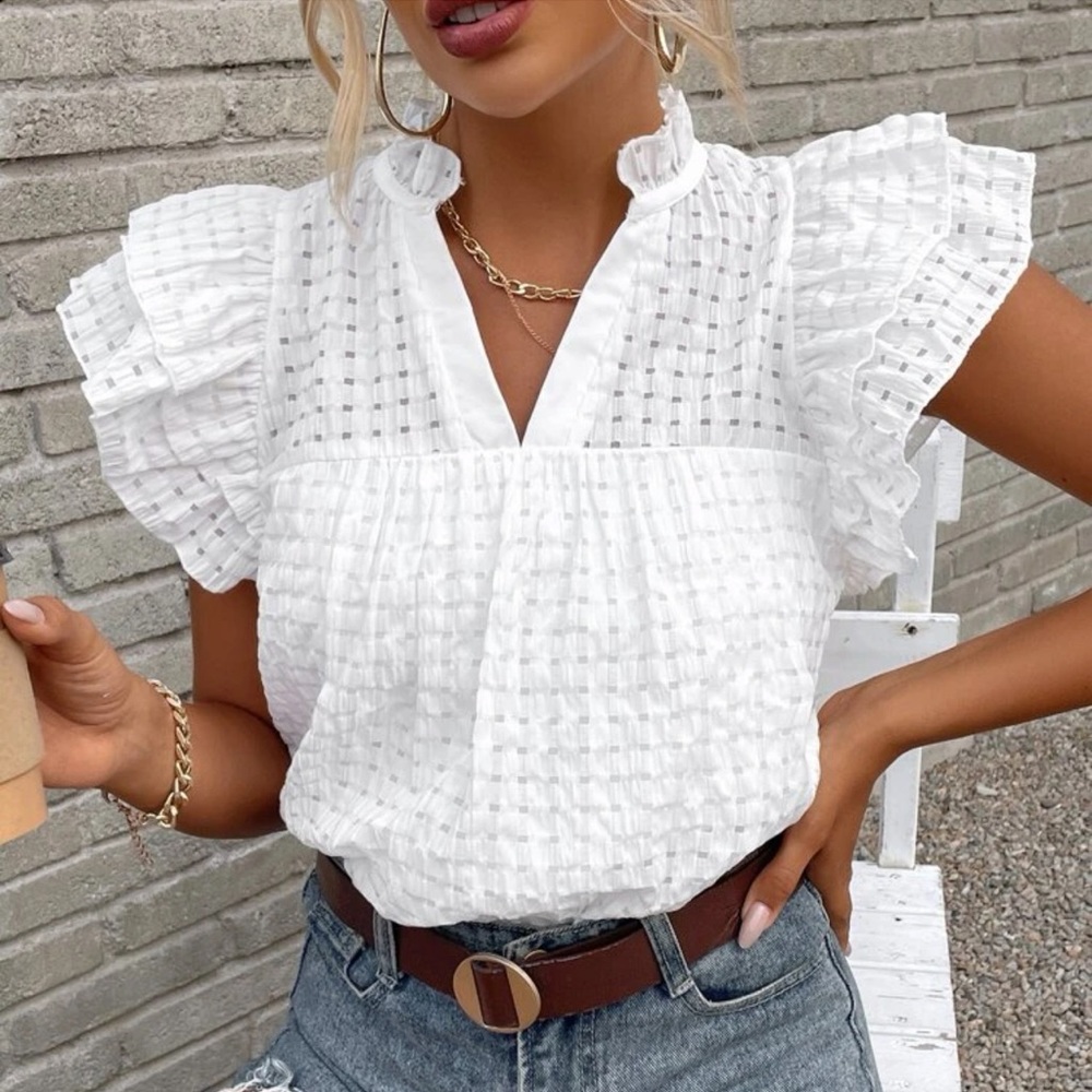 White Butterfly Sleeve Popover Top NWOT - Picture 3 of 4